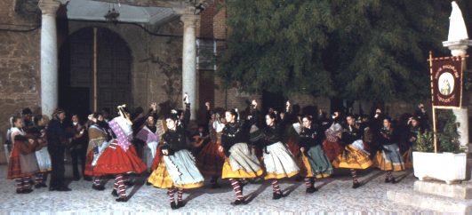 ronde�a1.jpg (34339 bytes)