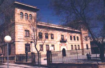 plaza.jpg (22836 bytes)